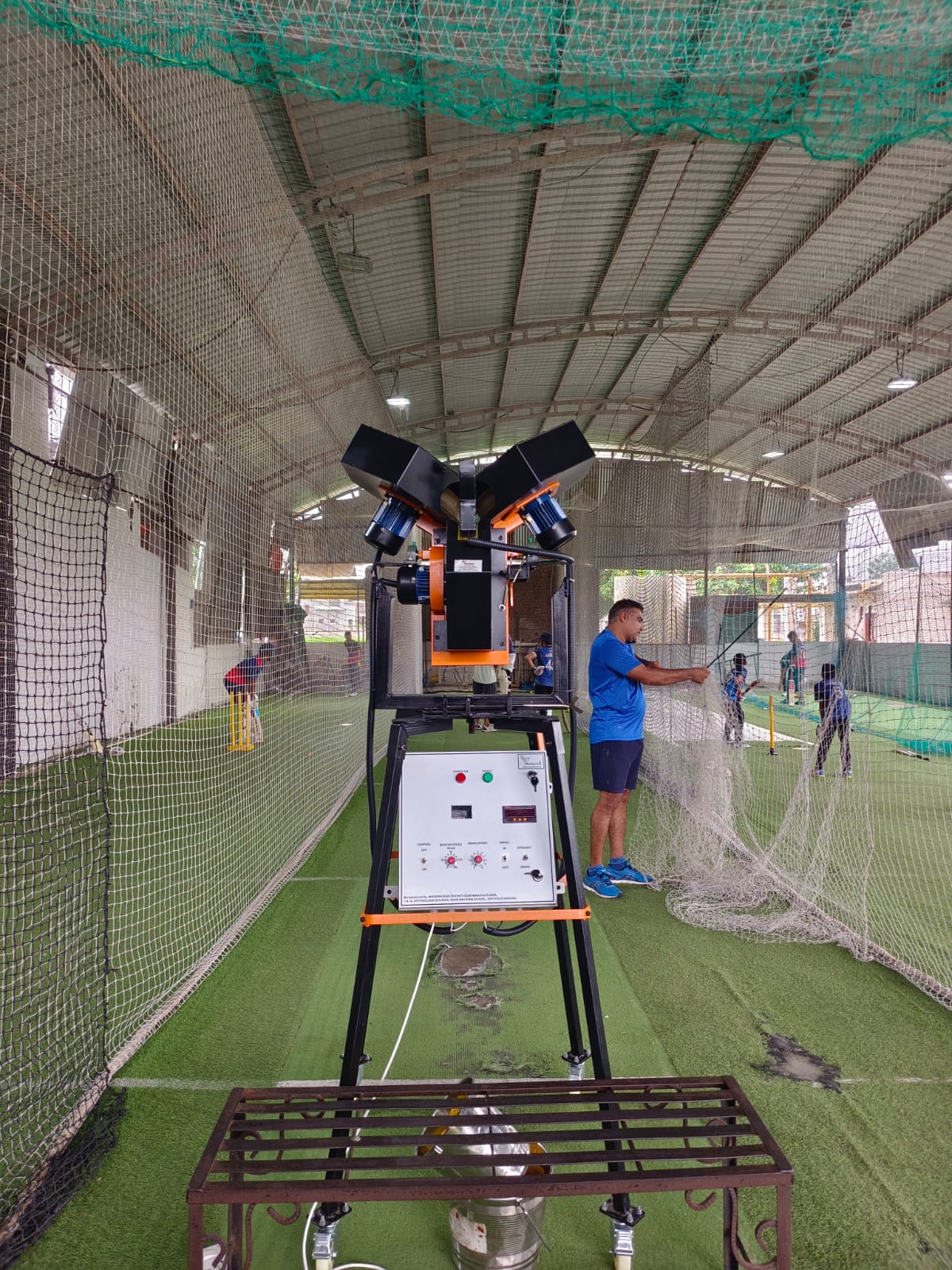 Cricket Bowling Machine– Woodpecker Sports