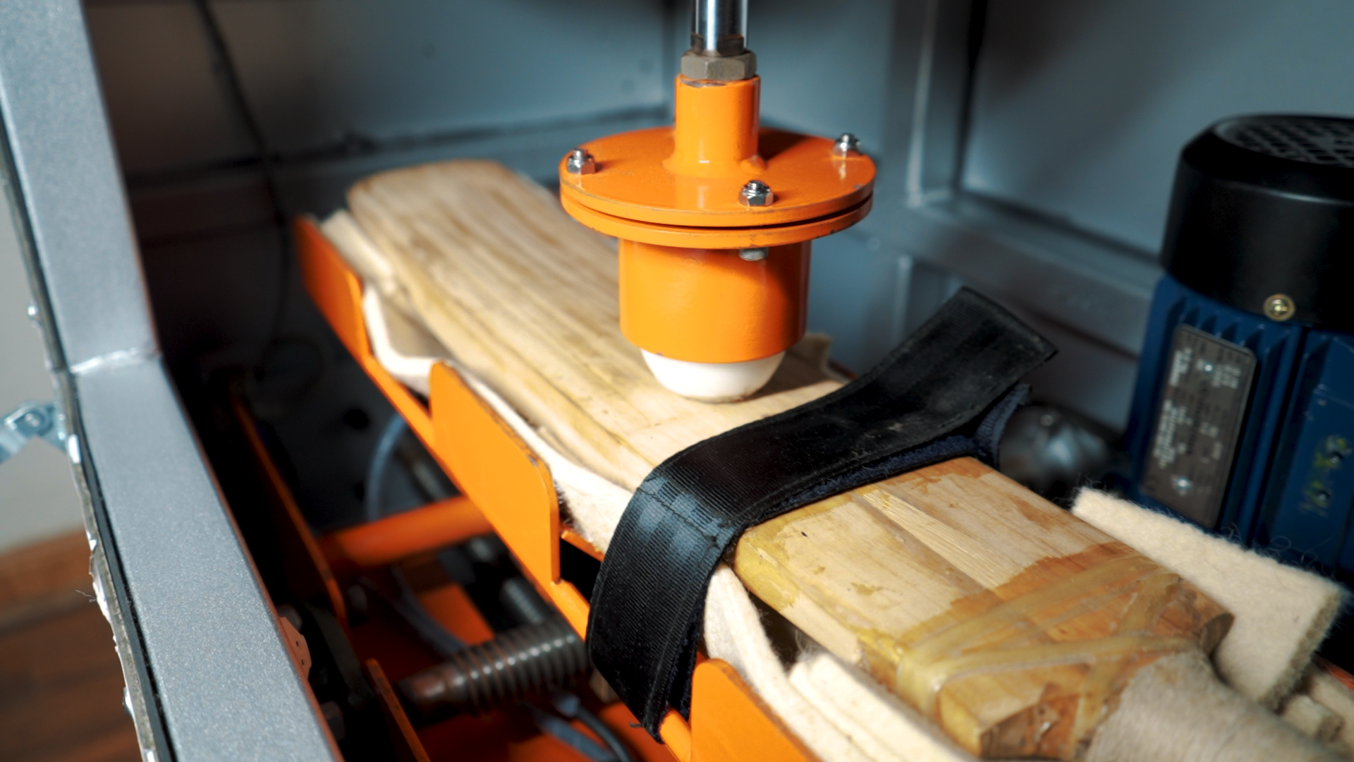 Cricket Bat knocking Machine (shipping Included)