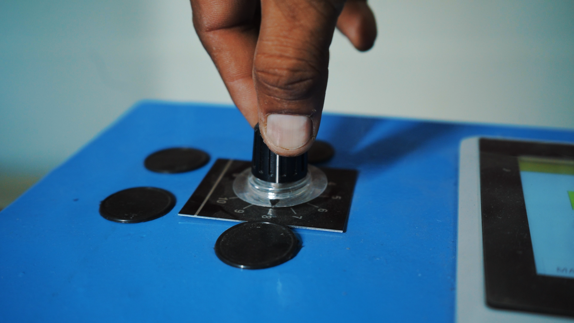 Cricket Bat knocking Machine (shipping Included)